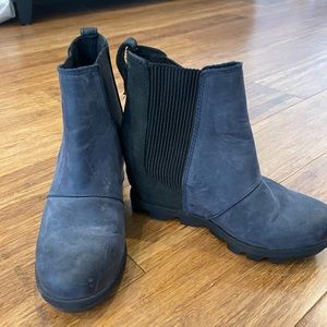 COPY - SOREL WEDGE BOOTS 5.5